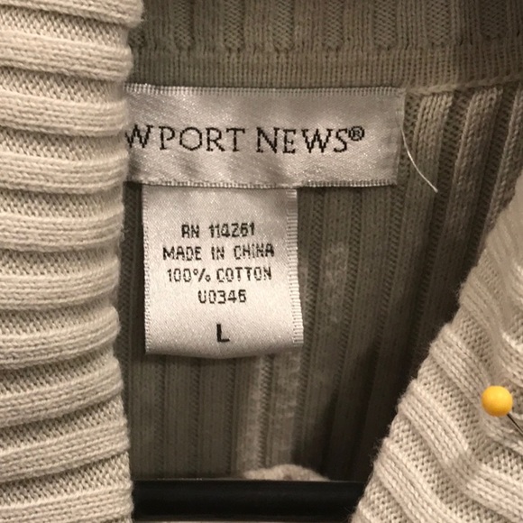 Newport News turtleneck - Picture 2 of 2